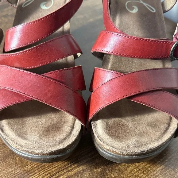 Dansko Frida Red Leather Wedge Multi-Strap Women's Sandals - Picture 9 of 9